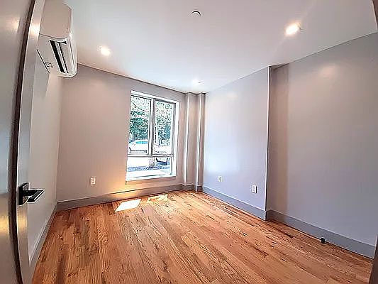 3rd image of 238 Tompkins Ave #1D