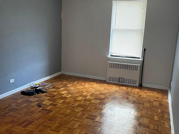 3rd image of 664 Thwaites Pl #16