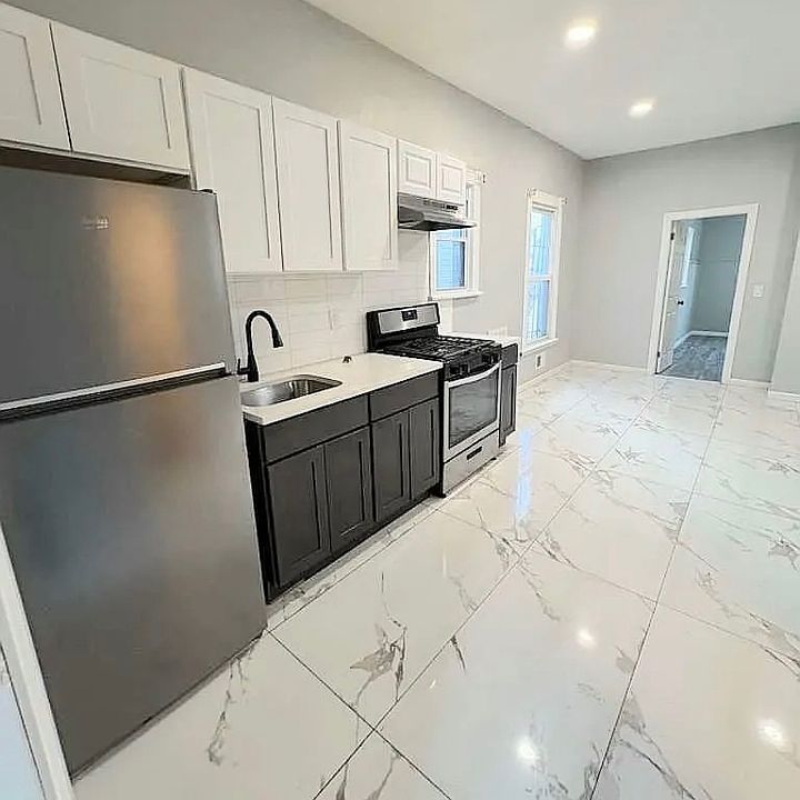 1st image of 179 Parker St #2L