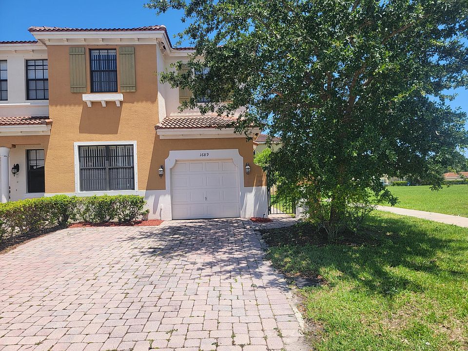 1st image of 1689 SW Umbria Street