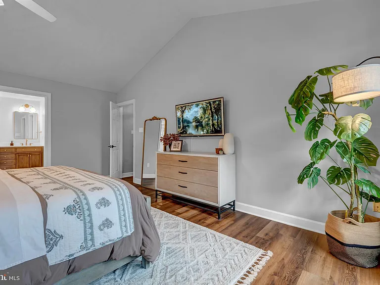 2816 Bargate Ct — Photo 32