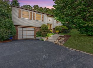 55 Observatory St, Manor, PA 15665
