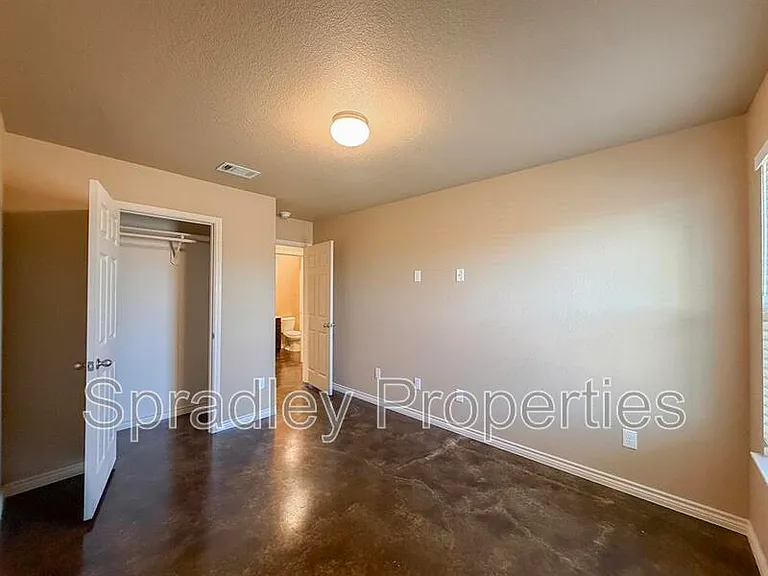 1051B Mason Dr — Photo 9