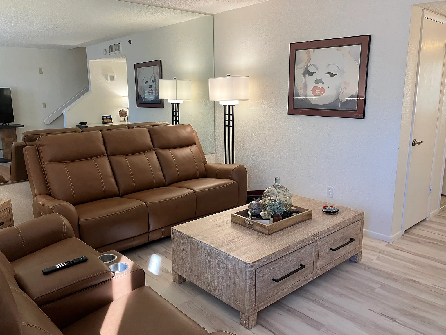 2 bed, 936 sqft, $2,000 — Photo 2