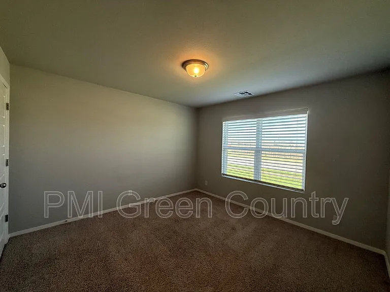 16124 S 83rd East Ave — Photo 18