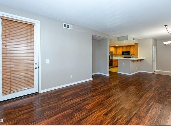 5th image of 209 Riverdale Ct APT 535