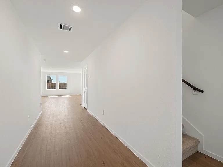 1102 Rustic Willow Dr — Photo 8