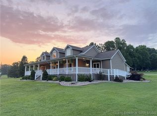 5416 E Bear Creek Rd, Pekin, IN 47165