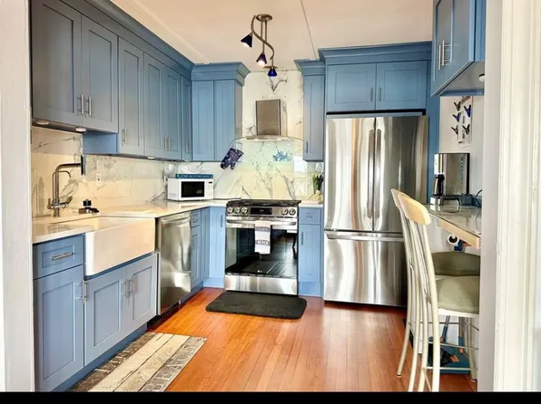 94 Main St, Westhampton Beach, NY