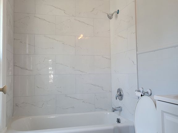 3rd image of 101 1/2 Ash St