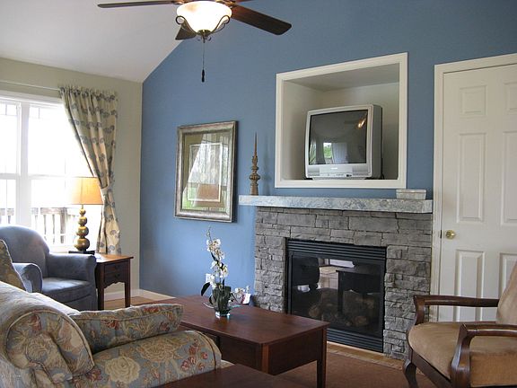 2nd image of 769 Grandview Dr #22