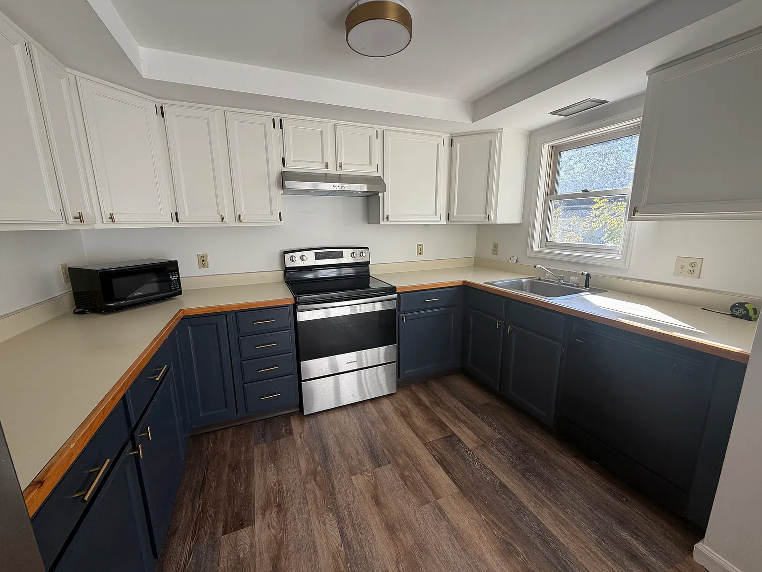 2 bed, 1100 sqft, $2,150 — Photo 4