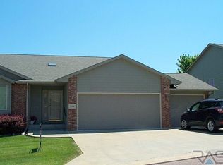 5206 S Willow Brook Pl, Sioux Falls, SD 57108