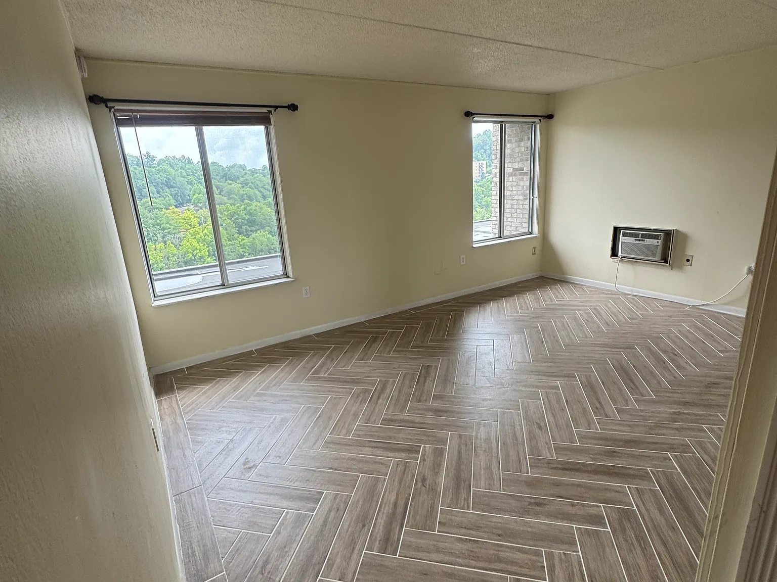 Studio, 525 sqft, $1,100 — Photo 3