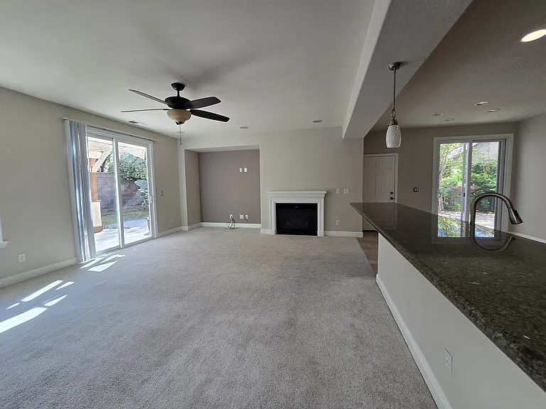 626 W La Canada Ave — Photo 23