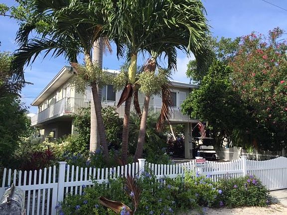 5th image of 316 S Coconut Palm Blvd