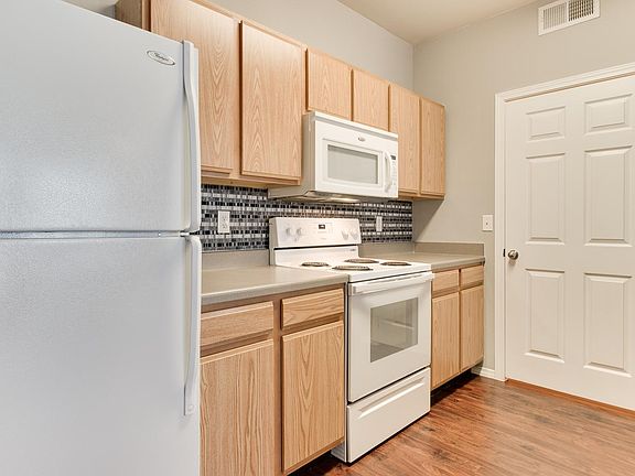 5th image of 1111 S Red River Expy APT 422