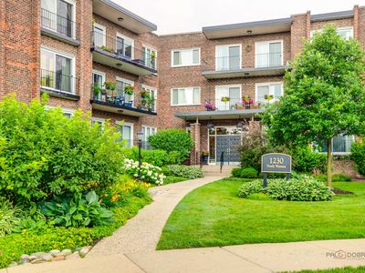 1230 N Western Ave APT 211, Lake Forest, IL, 60045