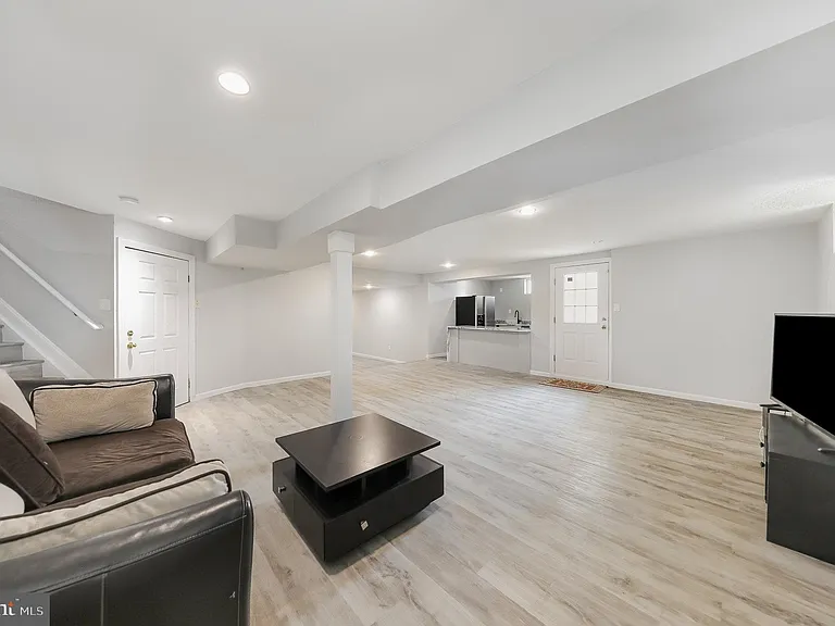 2121 Traceys Rd — Photo 54