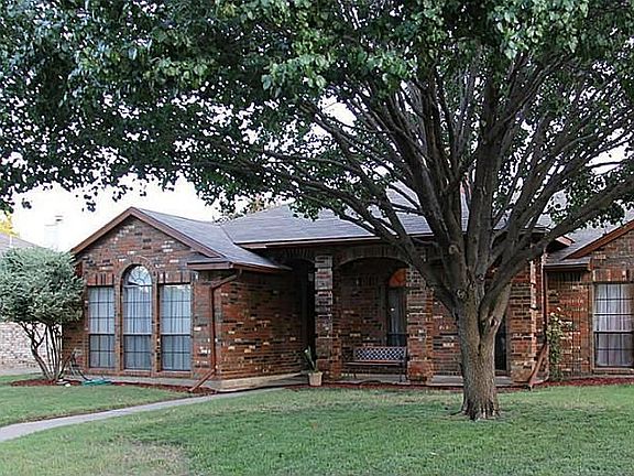 2nd image of 718 Cottonwood Dr