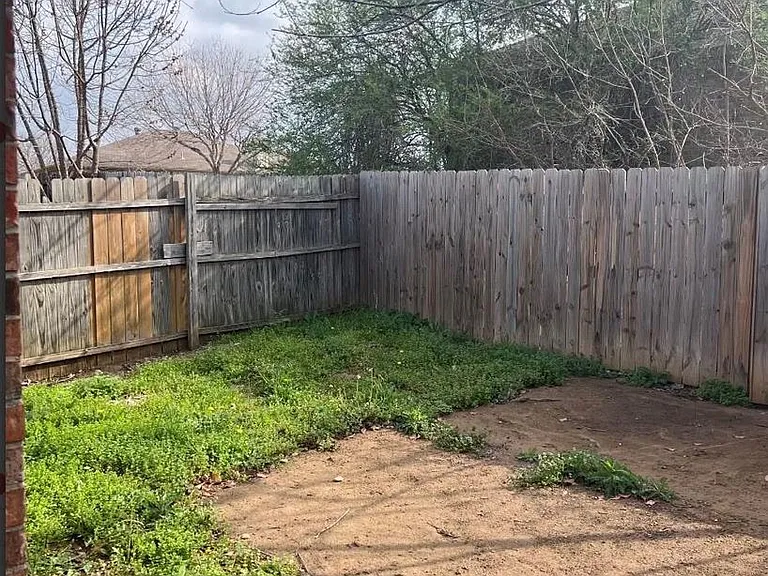 305 Casie Ct — Photo 20