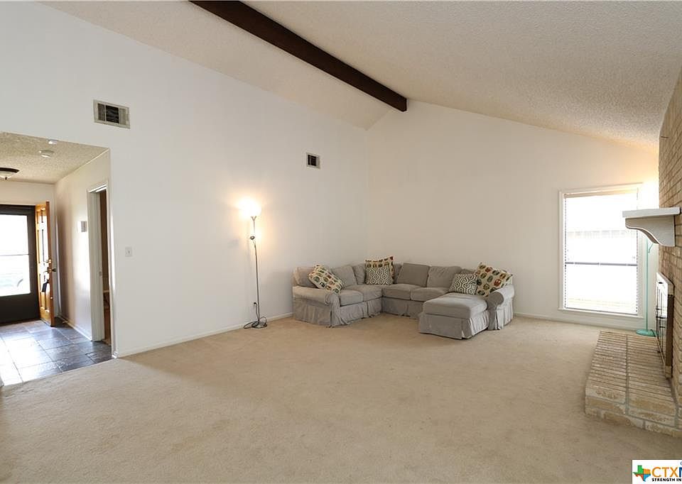1st image of 211 Navajo Dr