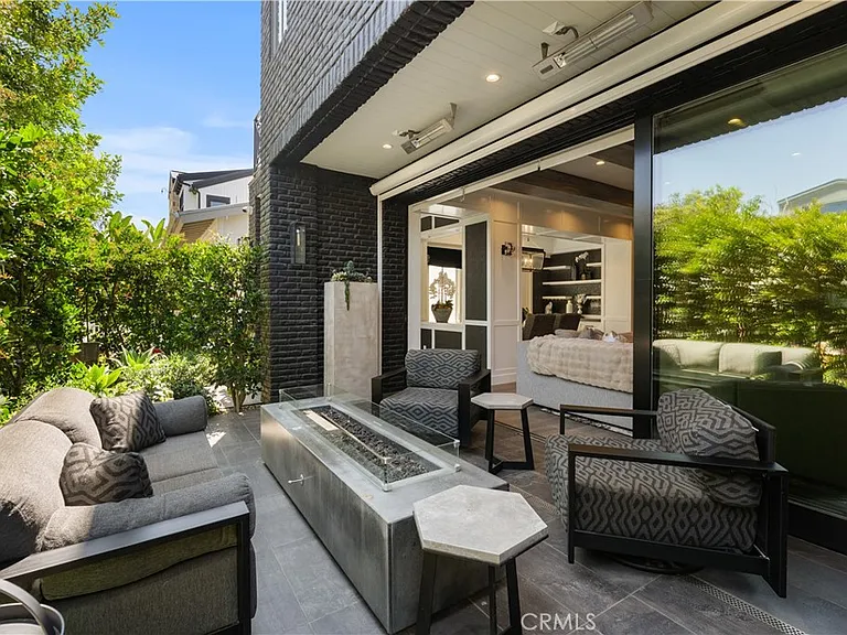 2037 E Ocean Blvd — Photo 36