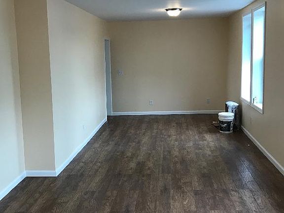 3rd image of 13202 Jamaica Ave #2