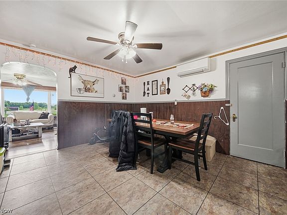 5th image of 2235 Forman Rd