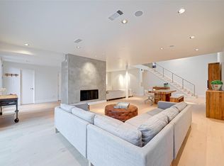 39 River Hollow Ln, Houston, TX 77027