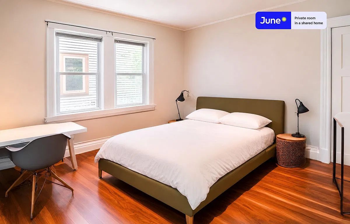 Full bedroom in 4 bed/1 bath home in Mission Hill #1227 D — Photo 1
