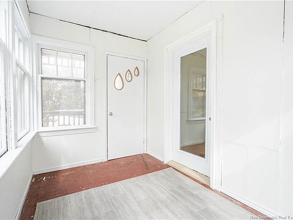 3rd image of 31 Topeka St