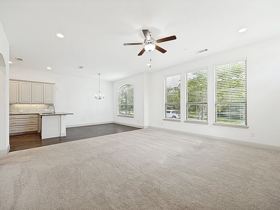 4th image of 7216 Mitchell Dr