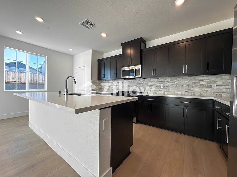 2848 Dapper St — Photo 6
