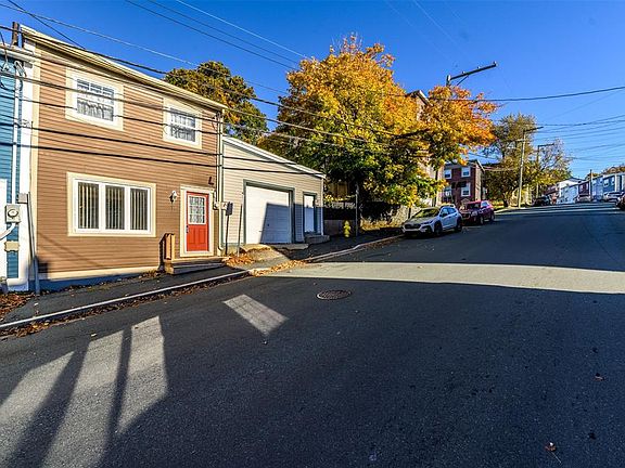 5th image of 17 Signal Hill Road