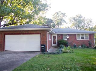 498 Overlook Dr, Edwardsville, IL