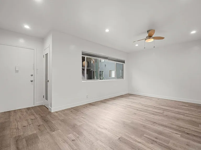 1106 S Fairfax Ave — Photo 13