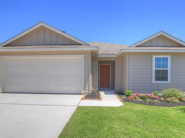 1061 Argonne Frst, Seguin, TX 78155