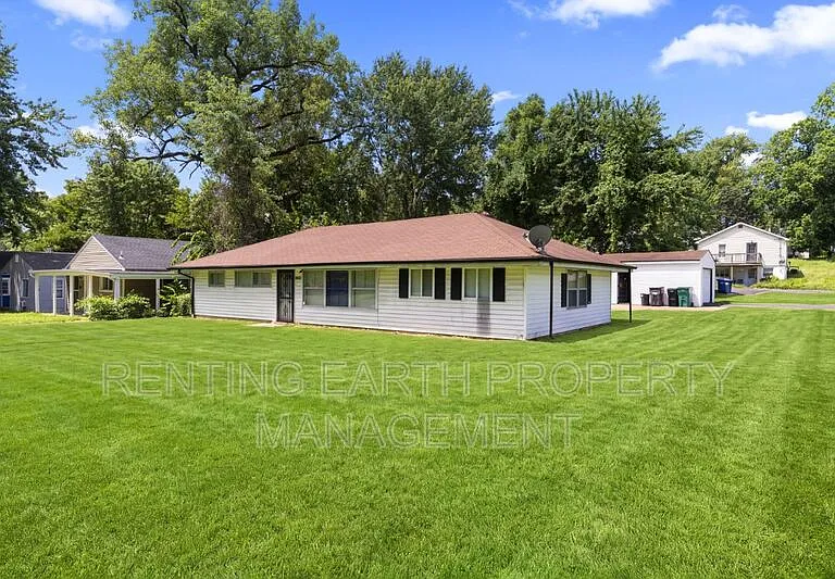 9835 Winkler Dr — Photo 3