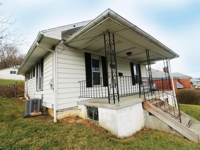 304 Thomas Ave, Nutter Fort, WV, 26301