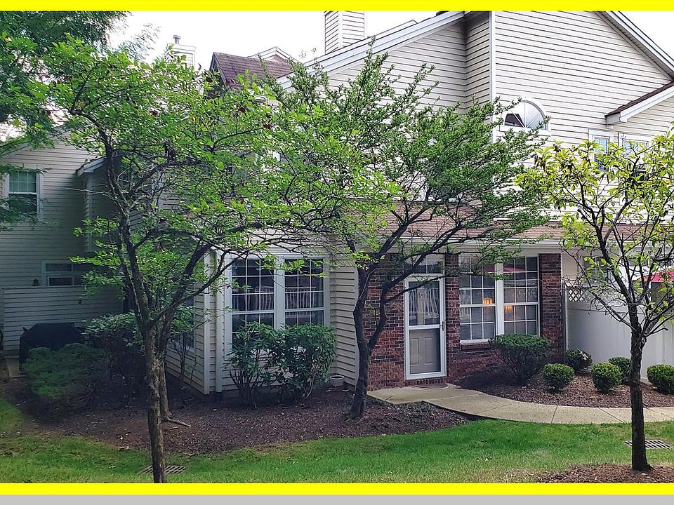 2-BR END-UNIT TOWNHOUSE