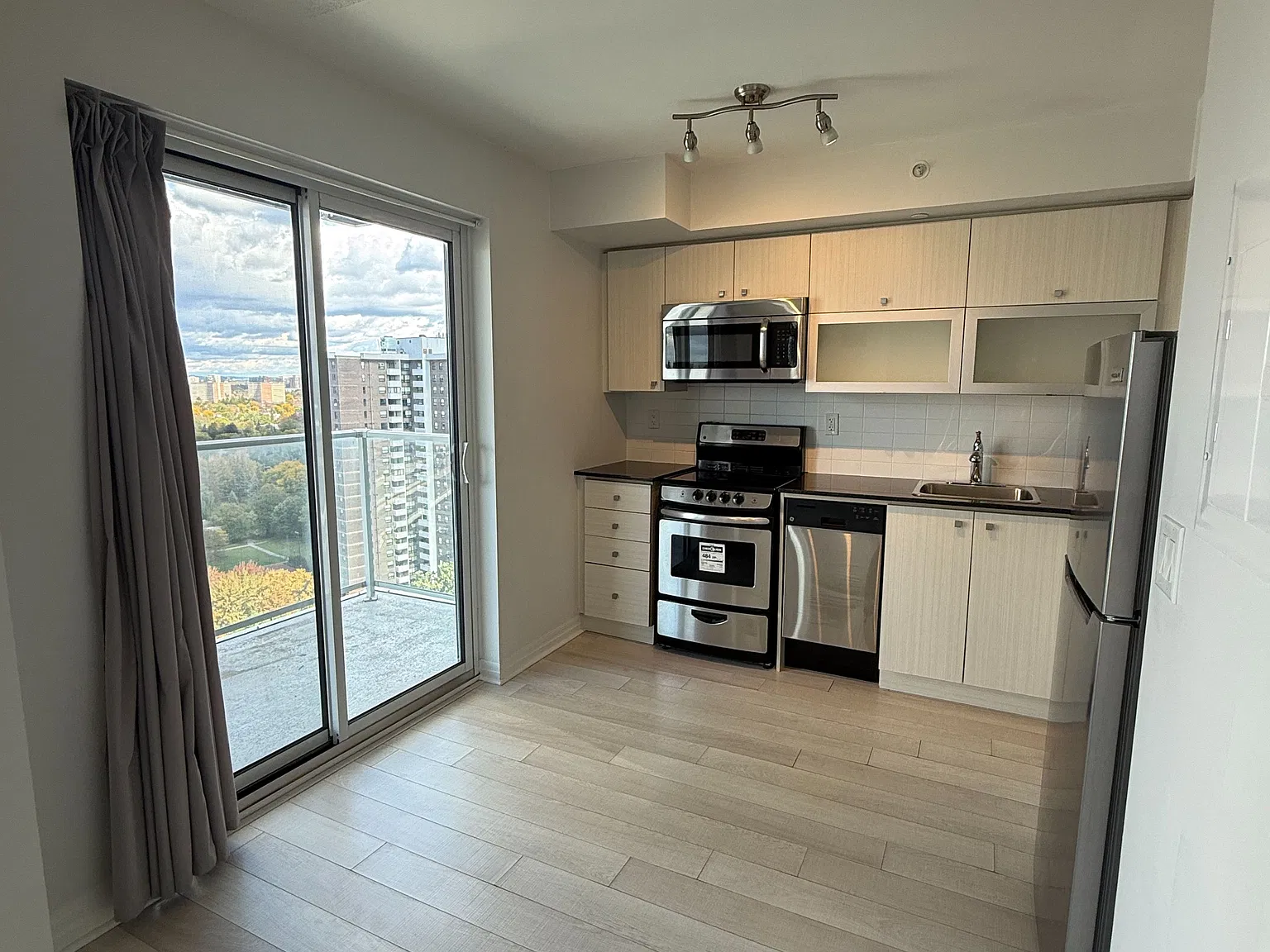 Studio, $1,750 — Photo 4