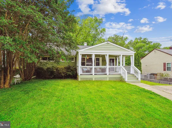 1405 Broadwood Dr, Rockville, MD 20851