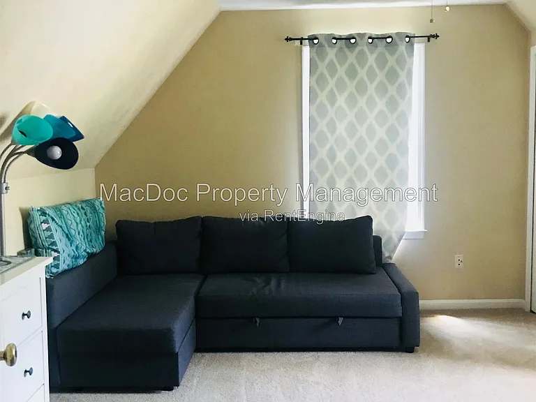 6804 Saxony Cir — Photo 21