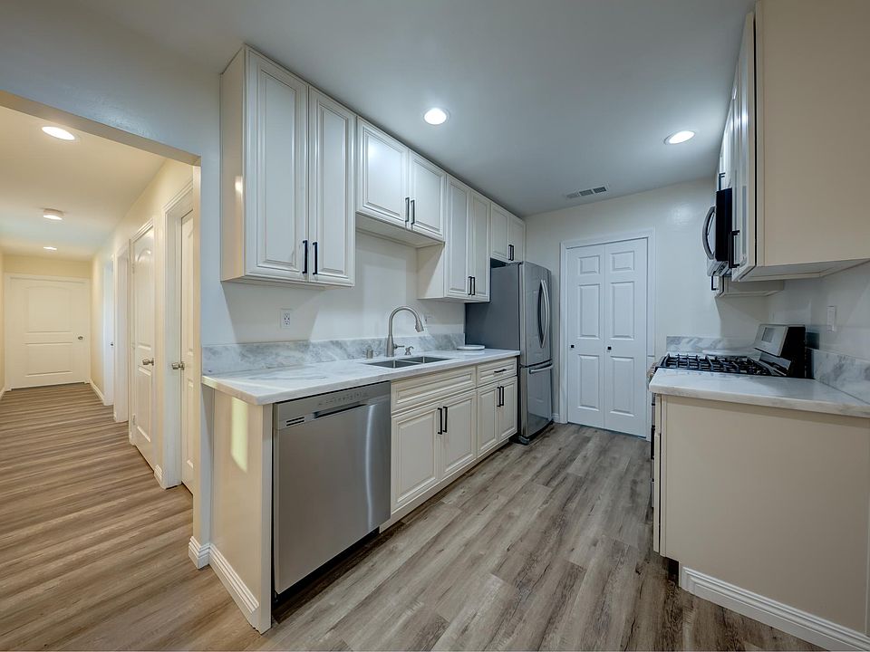 1st image of 3642 42nd St