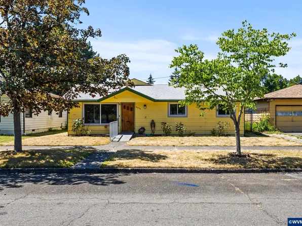 2355 Laurel Ave NE, Salem, OR 97301