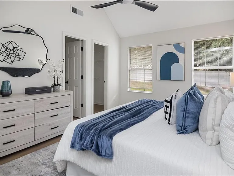 4033 Ravenwood Ct — Photo 17