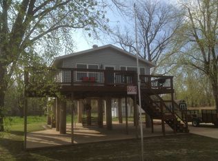 147 N River Rd, Elsberry, MO 63343