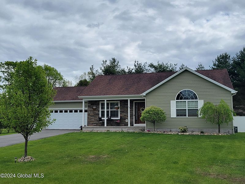 3rd image of 13 Middleton Drive