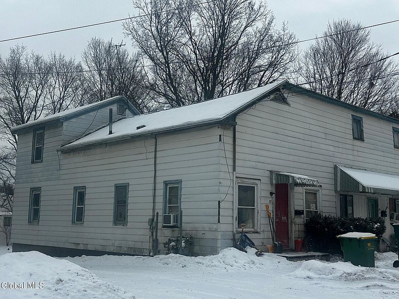 3rd image of 52 Oak Street